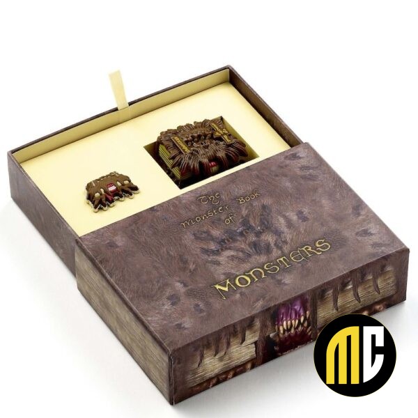 HARRY POTTER - Coffret Cadeau Livre Monstre - Porte-clés & Pin's
